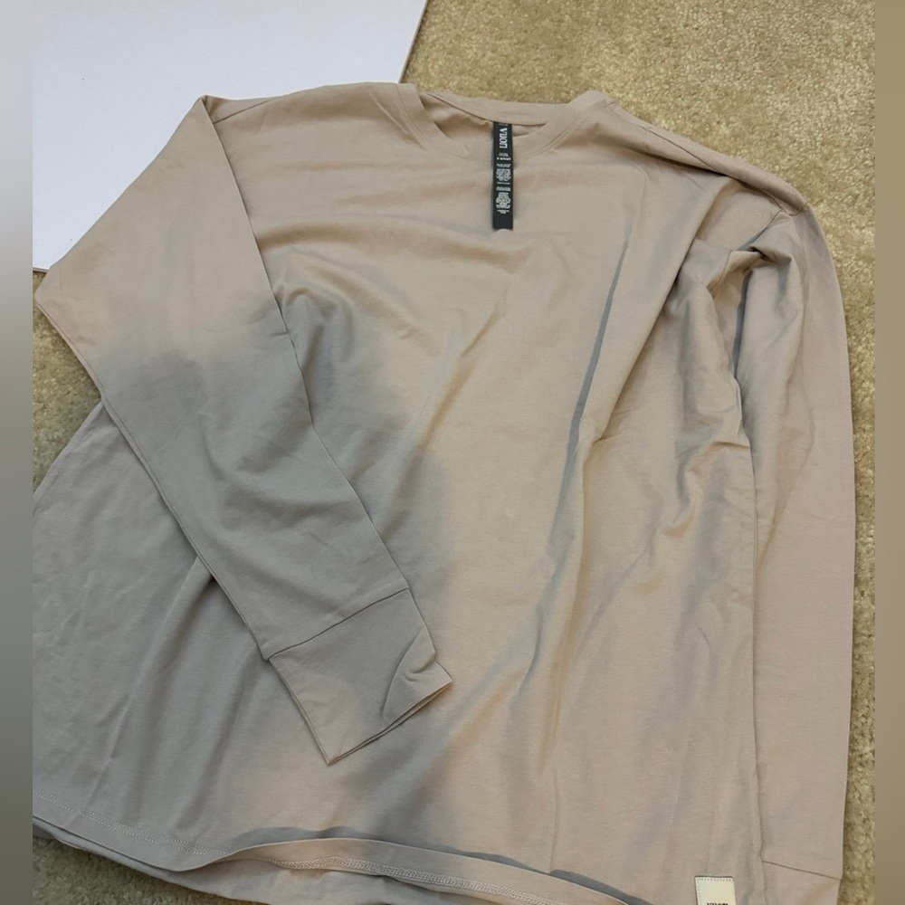 Vuori Long-Sleeve Feather Tee size M